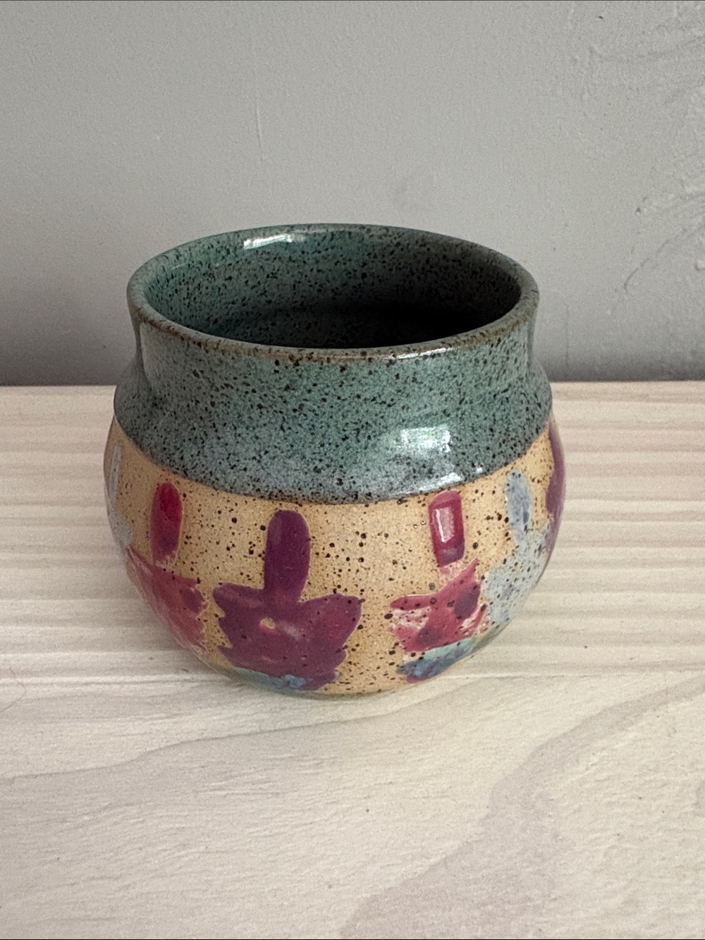 Handmade Lupine Flower Pottery
Vase‎ Signed Mary Kay Spencer
Maine USA